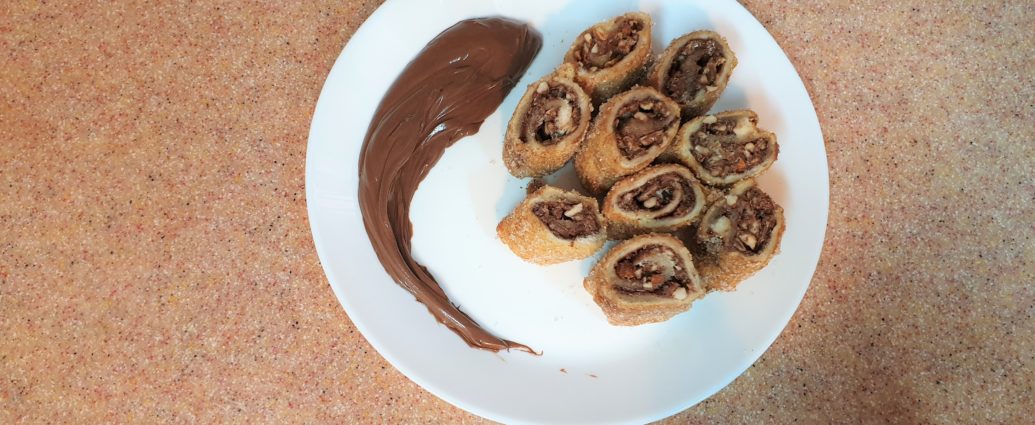 Cinnamon nutella roll ups