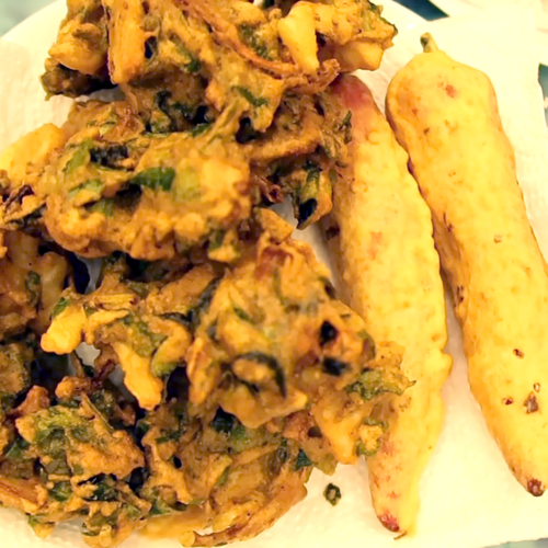 Kararay Palak Pakoray Recipe