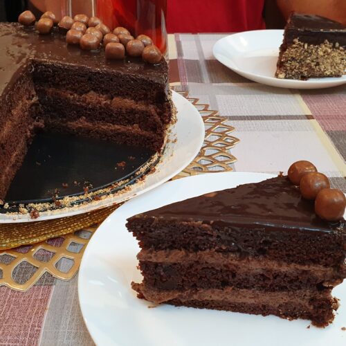 Death by Chocolate Cake - Naush Kitchen Routine