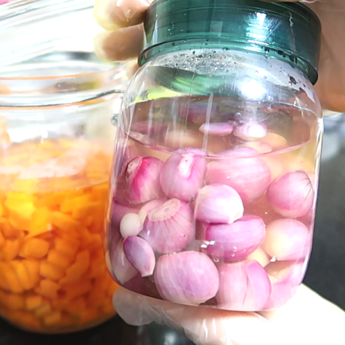 Shallots Pickle in Vinegar