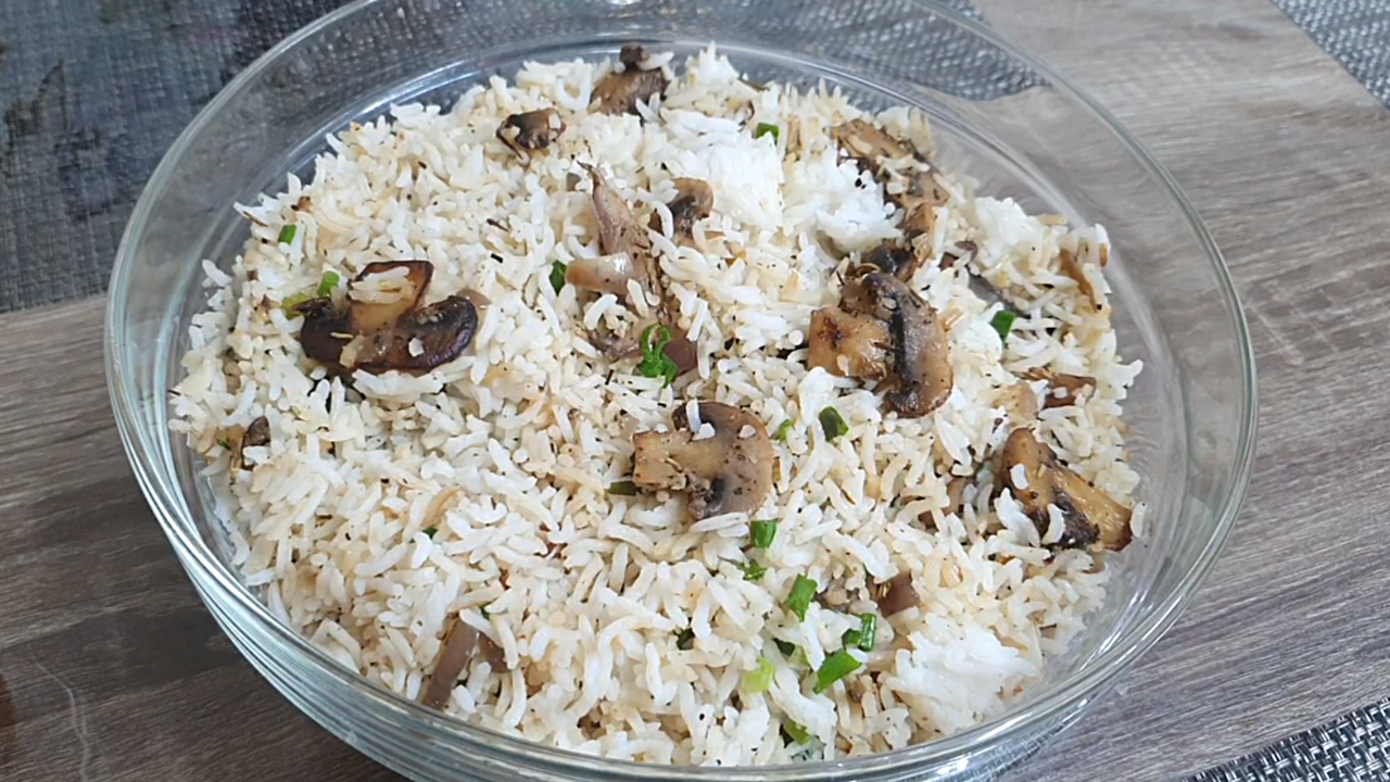 Garlic and Mushroom Fried Rice