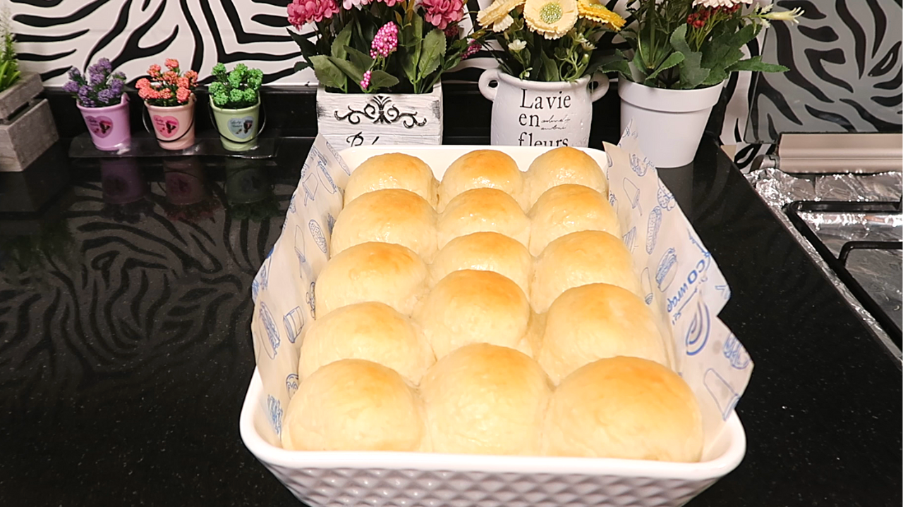 Super Soft and Buttery Dinner Rolls