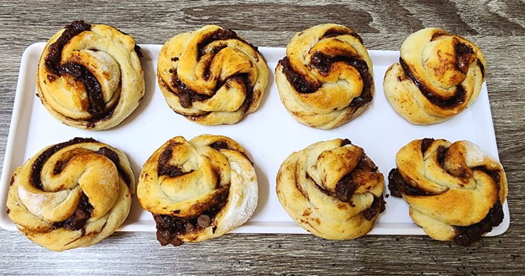 Twisted Chocolate Chip Buns