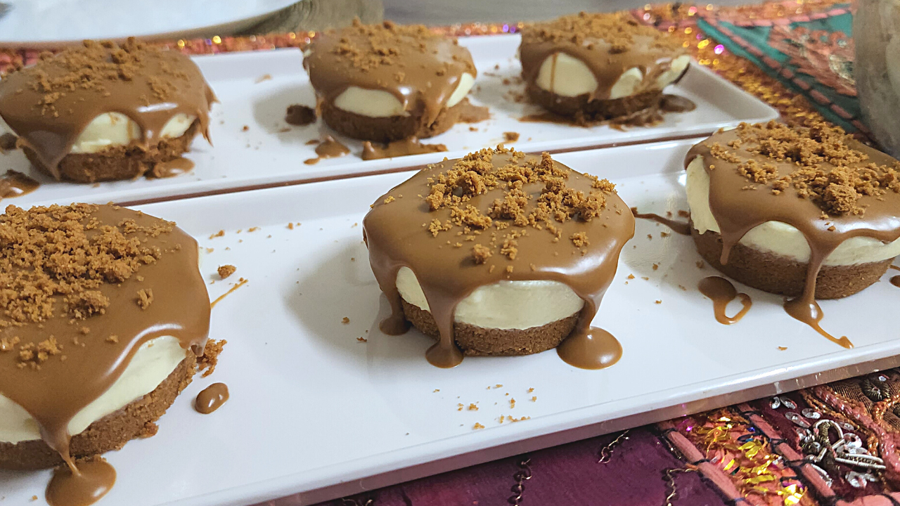 No-Bake Mini Lotus Cheesecakes